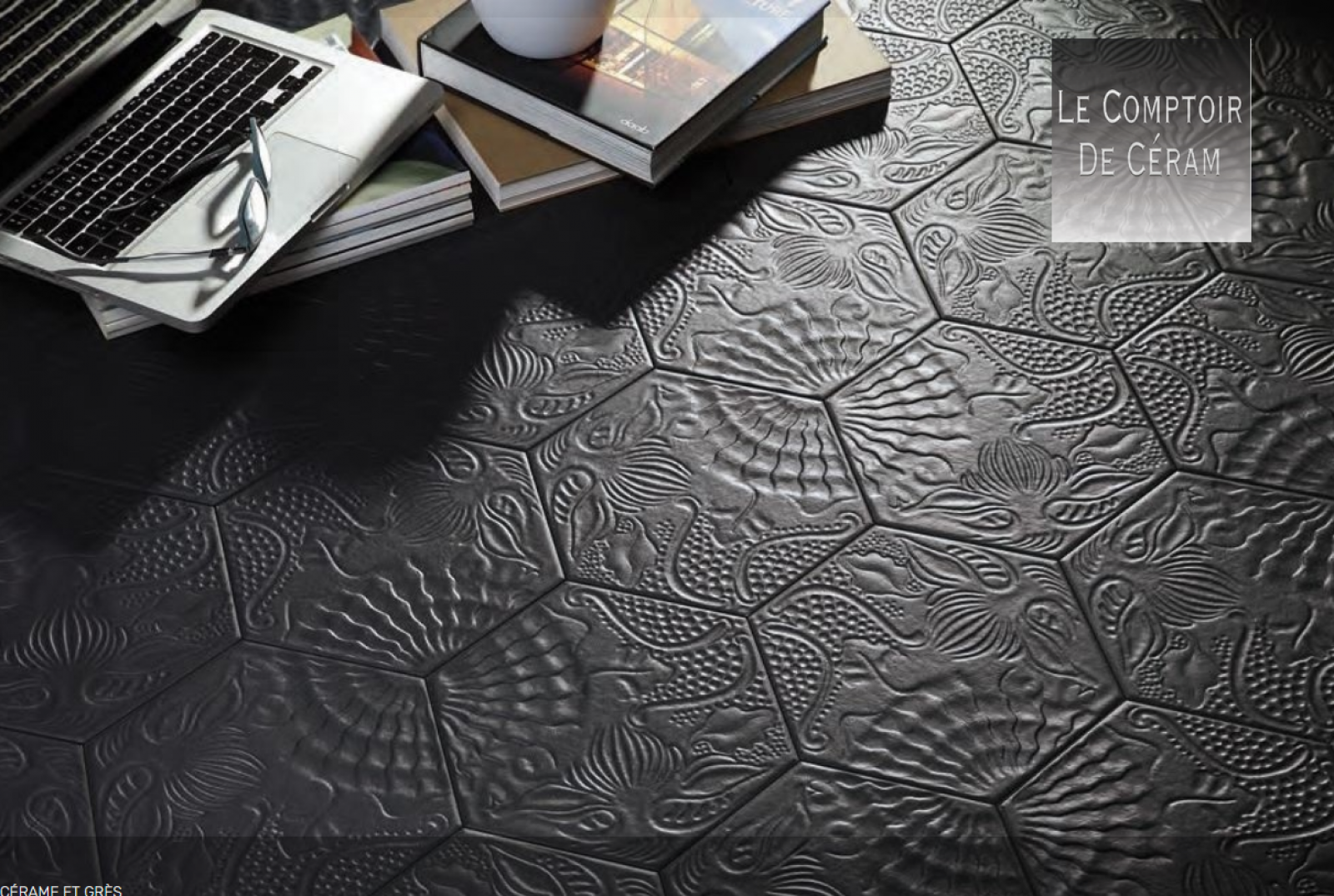 carrelage hexagonal noir mate pour sol et mur nimes 30