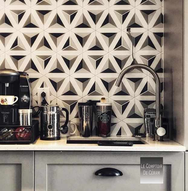 credence cuisine avec carrelage hexagonal noir et blanc 28.5 x 33 cm grenoble 38