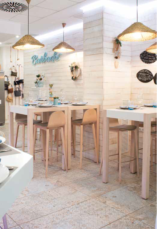 CARRELAGE EFFET D ETENTURE MAGASIN ET RESTAURANTS  AVIGNON 84