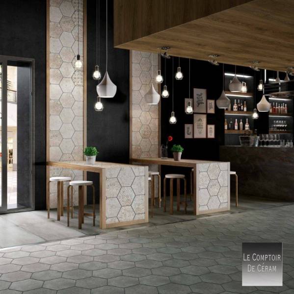 Tomette hexagonale sol et mur ancien motifs papier de tenture  Nantes 44 design hauts de seine 92