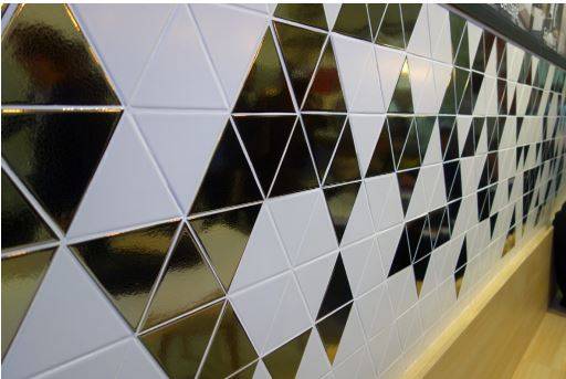 FAIENCE TRIANGULAIRE COULEUR DESIGN RENNES 35
