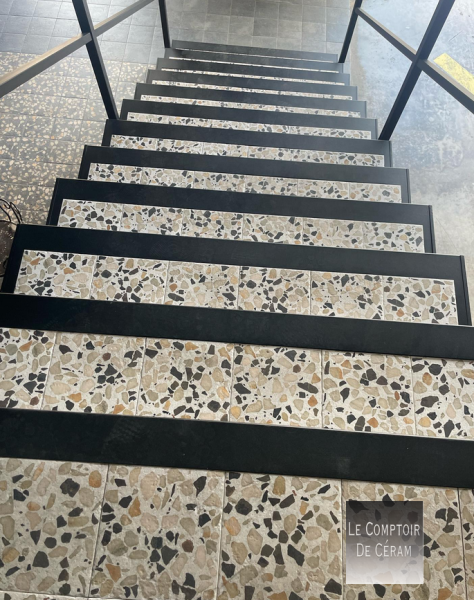 carrelage aspect terrazzo blanc pour montée d escalier petit prix laval 53