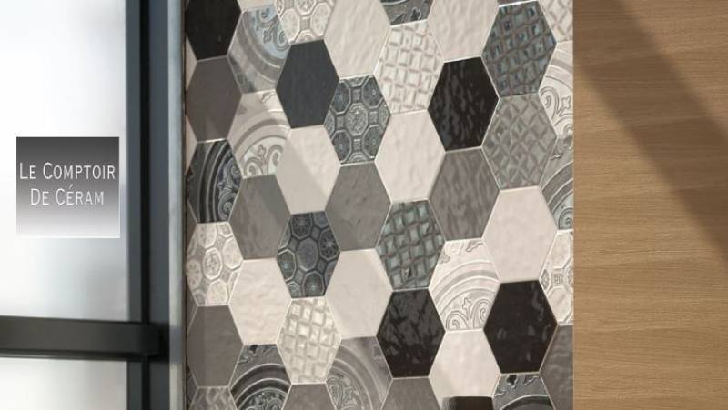 CARRELAGE MURAL HEXAGONAL POUR LUR SALLE DE BAINS NOIR ET BLANCHE CANNES 06