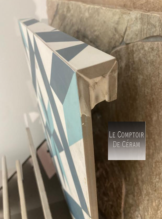 carrelage margelle 33 x 33 cm coloris bleu et blanc Montpellier 34